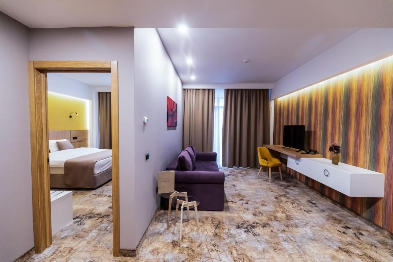 Grand View Hotel & Suites Copou Iasi Exteriér fotografie